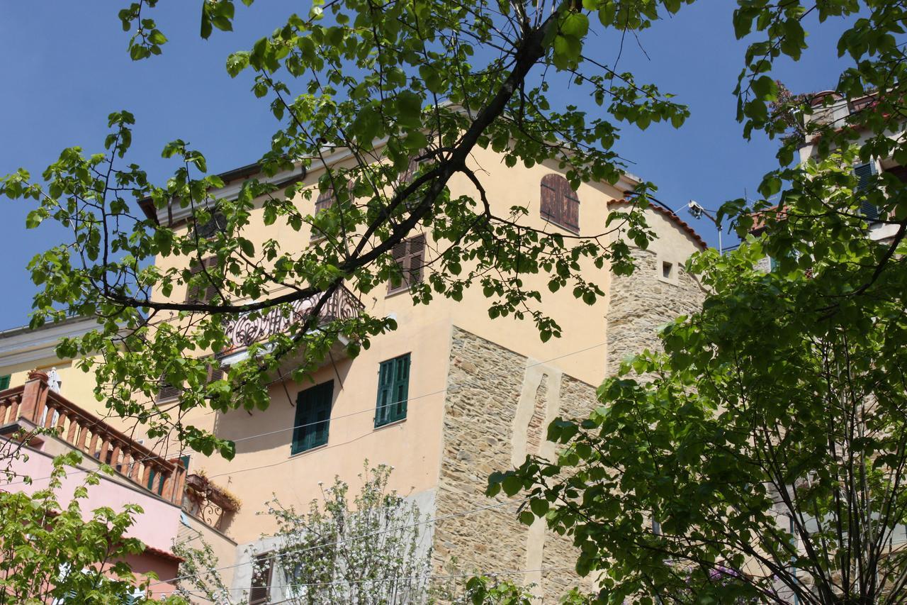 Moonlight- Bedbluesky Vila Perinaldo Exterior foto